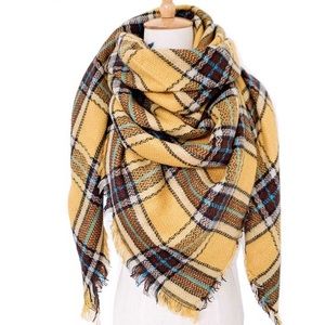 • Plaid Fringe Scarf •